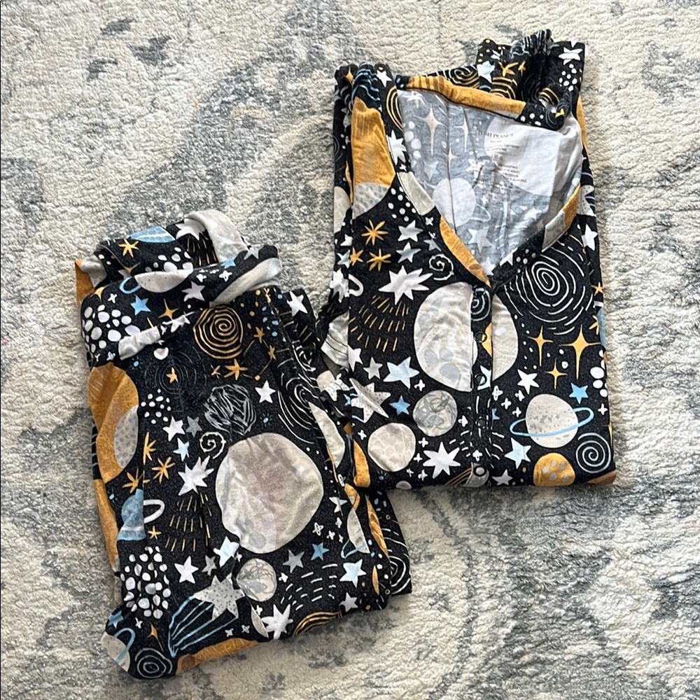 Posh Peanut Black and Gold Celestial Pajamas Women’s size S